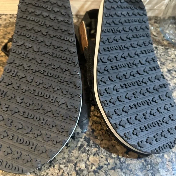 Brand New Roots Sandals - Picture 3 of 3
